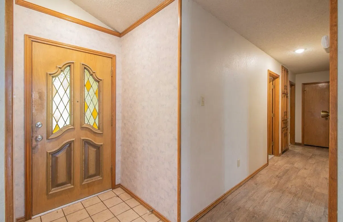 3 bed, 1865 sqft, $2,100 — Photo 2