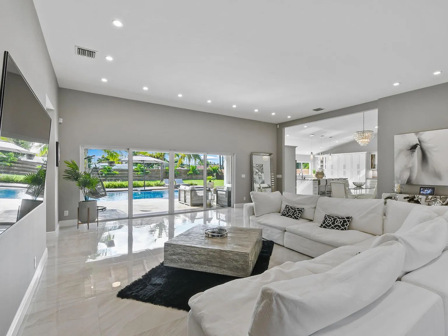 4 bed, 3.0 bath, 2596 sqft, $10,500 — Photo 4