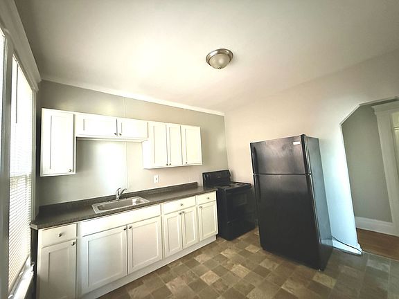 3rd image of 4858 Commonwealth St #2