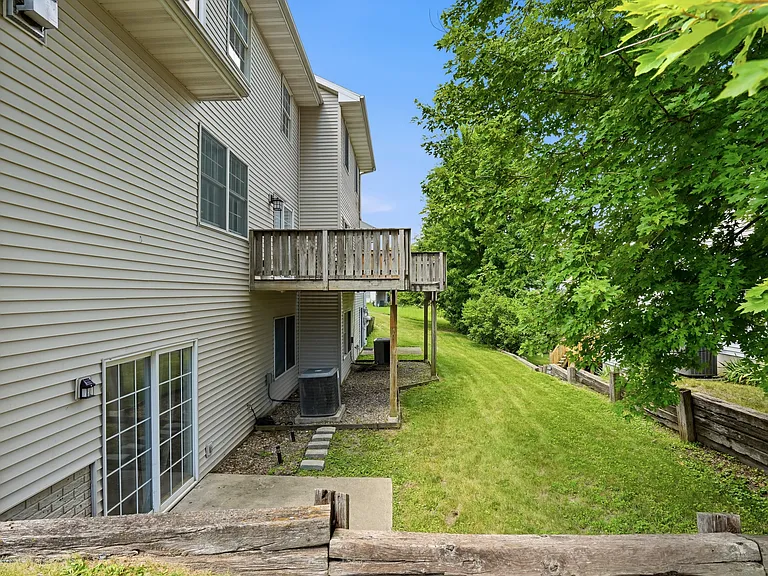2415 Catskill Ct — Photo 6