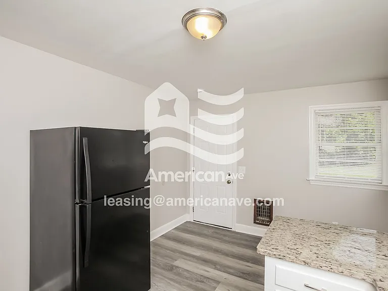 3677_005_kitchen_12846463.jpg