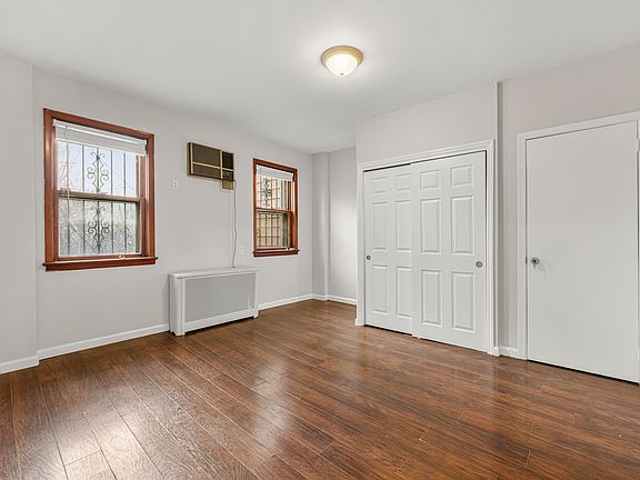 4th image of 37 Pearsall Ave Floor 3