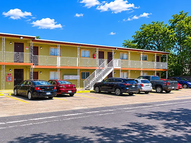Highlander Apartments — Photo 11