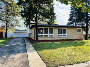 429 S Ardmore Ter, Addison, IL 60101