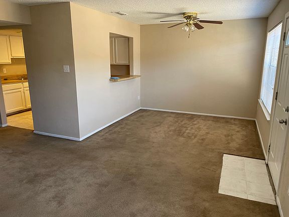 3rd image of 27 E Mountain Ln