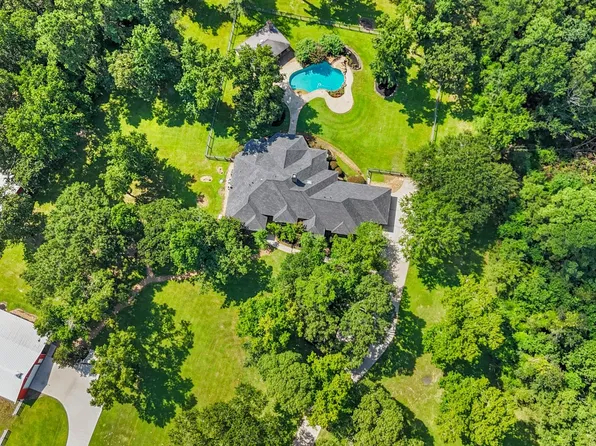 14 Riata Drive, Magnolia, TX 77354
