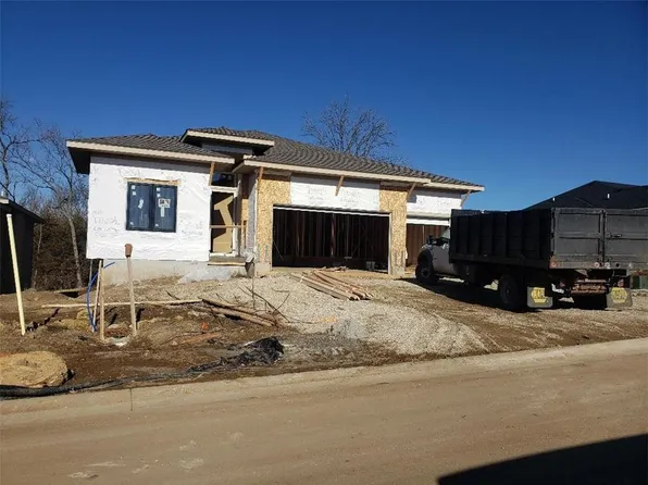 22100 W 93rd Ter, Lenexa, KS 66220