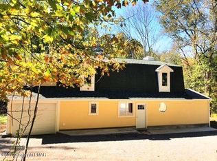 698 Frable Rd, Brodheadsville, PA 18322