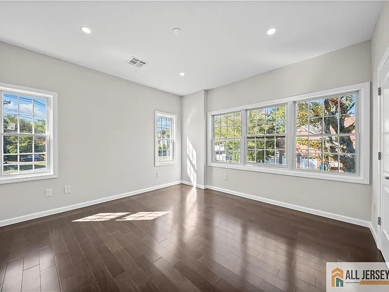 7 Mount Pleasant Ave — Photo 35