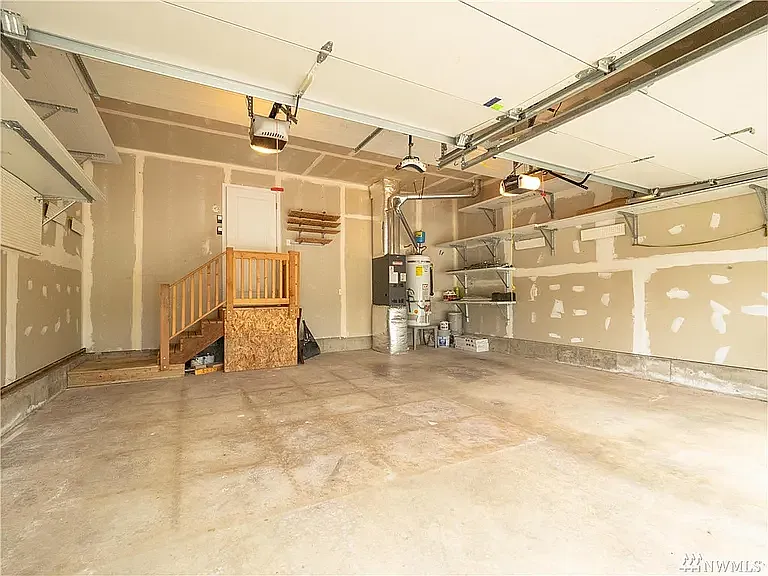1216 Humphrey Ave W — Photo 3