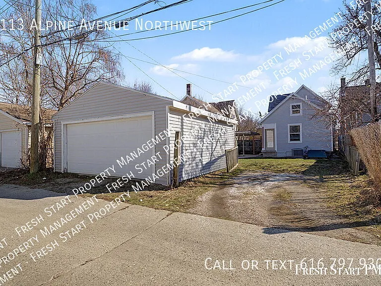 1113 Alpine Ave NW — Photo 8