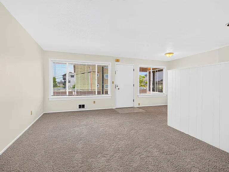 Shore View Apartments — Photo 20