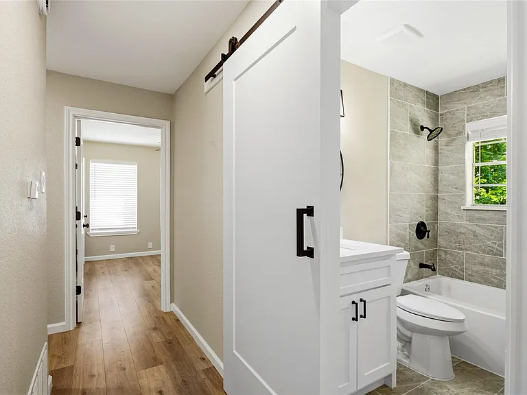 1006 N Grant Dr — Photo 16