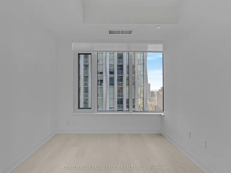 11 Yorkville Ave #3906 — Photo 14