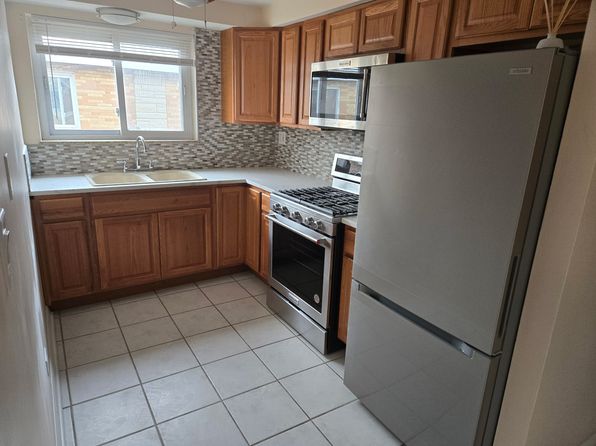 5568 S Archer Ave #3A