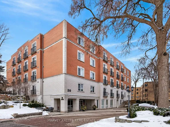 30 Anglesey Blvd #106, Toronto, ON M9A 3B5