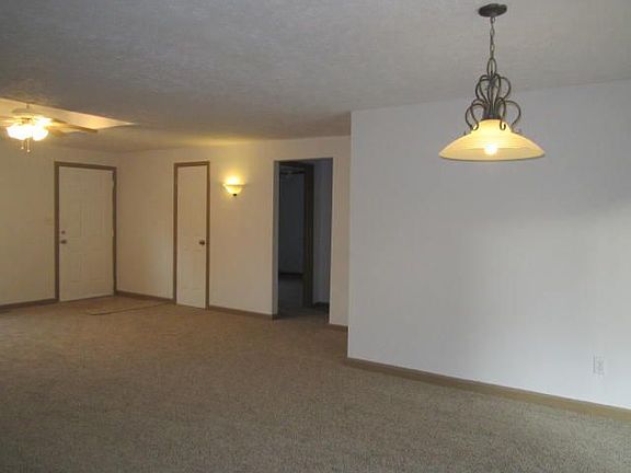 5th image of 2654 E Cragmont St