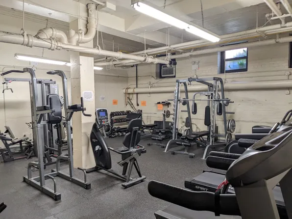 90-09 Northern Boulevard image 3 of 8