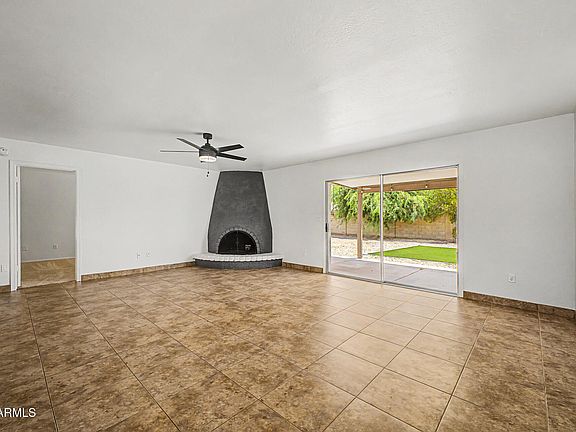 4th image of 4035 W SURREY Avenue