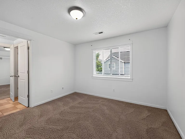 1756 SE Gerhard Dr — Photo 10