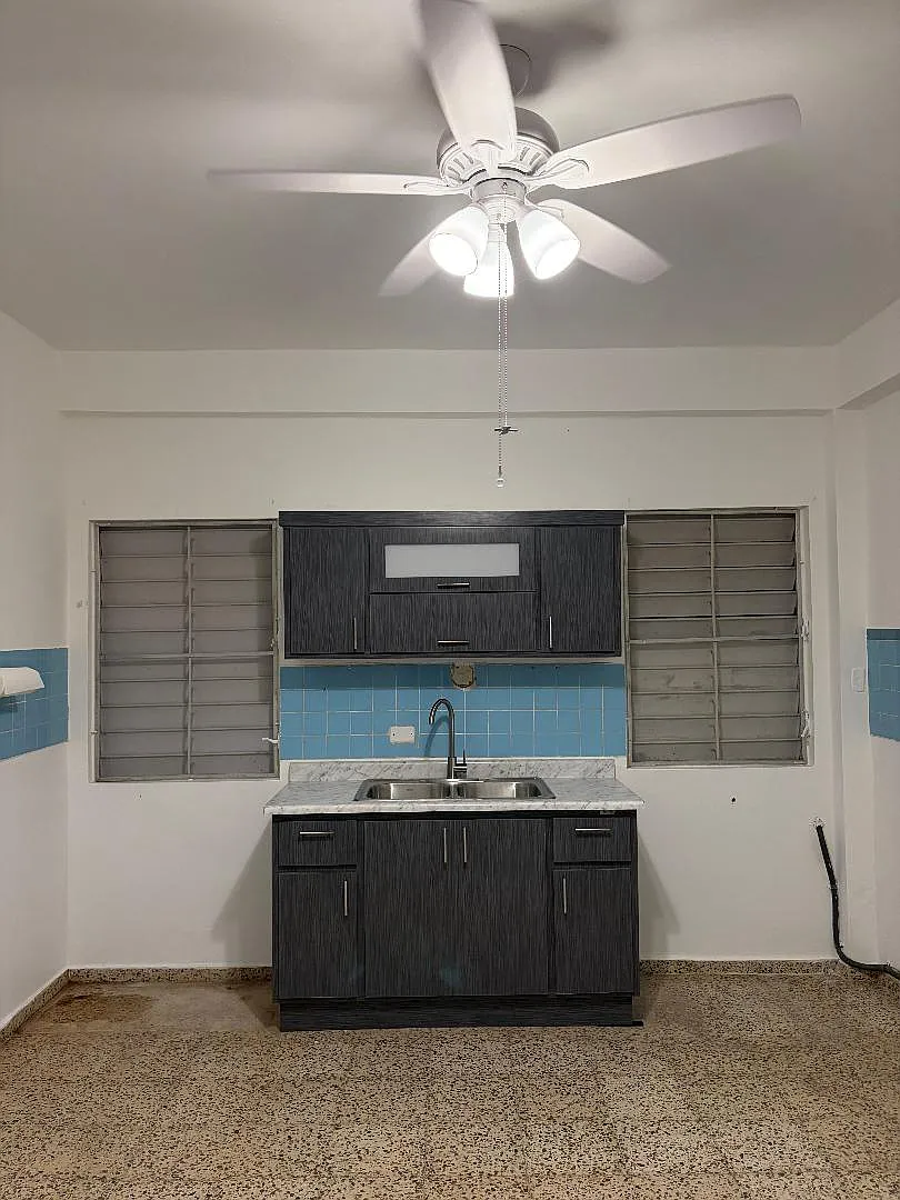 2 bed, 800 sqft, $700 — Photo 2