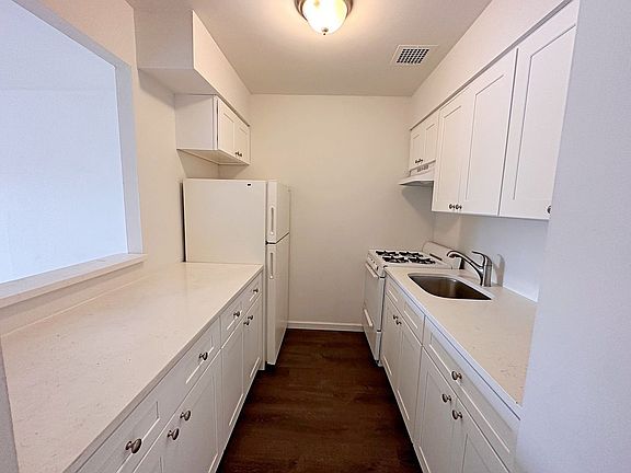 3rd image of 85-82 Eliot Ave #3B