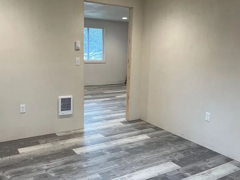 1190 N Mountain View Rd — Photo 9