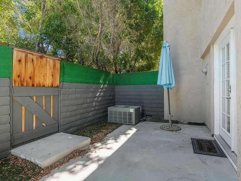 2298 N Indian Canyon Dr #E — Photo 43