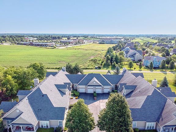 2nd image of 810 Skyline Dr