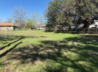 706 Grant St, Cuero, TX 77954