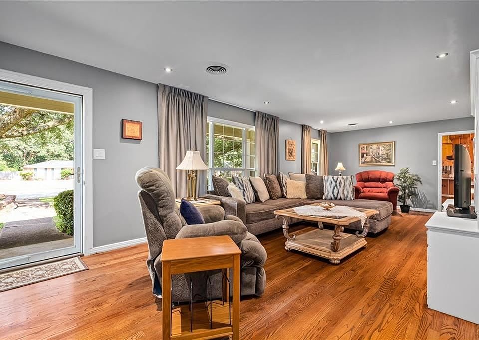 1104-chalet-dr-e-mobile-al-36608-zillow