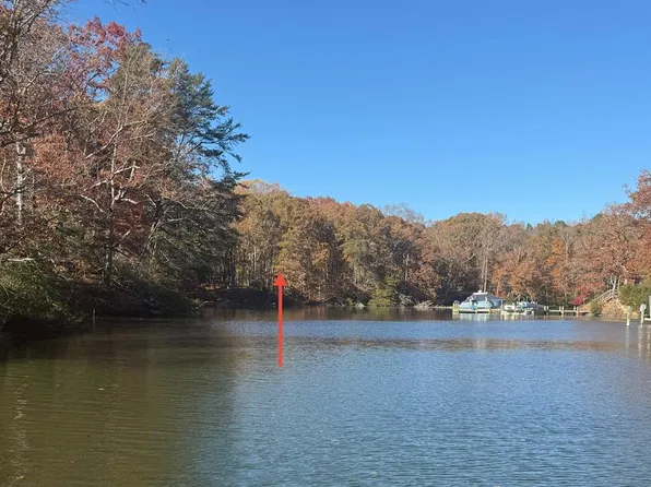 197C Levering Ln, Weems, VA 22576