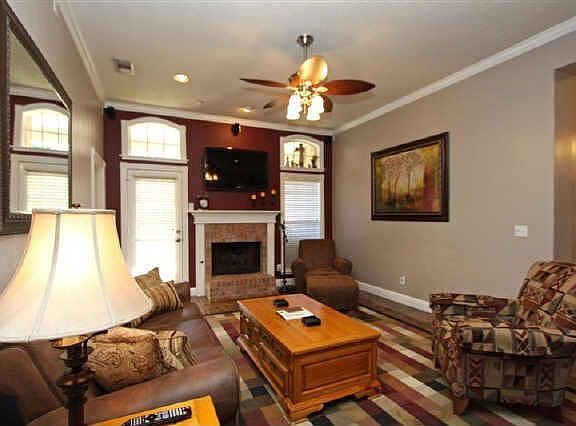 4th image of 401 Elam Dr