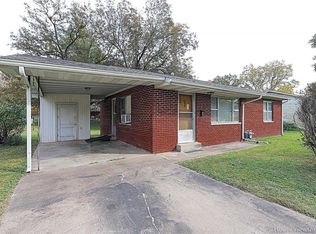606 Dearborn St, Scott City, MO 63780