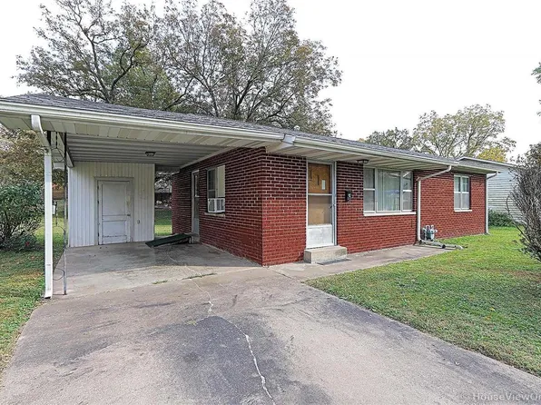 606 Dearborn St, Scott City, MO 63780