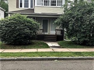 161 Quaker Ln S, West Hartford, CT 06119