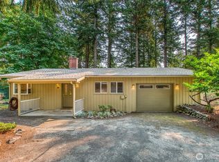 10 Grove St, Eastsound, WA 98245