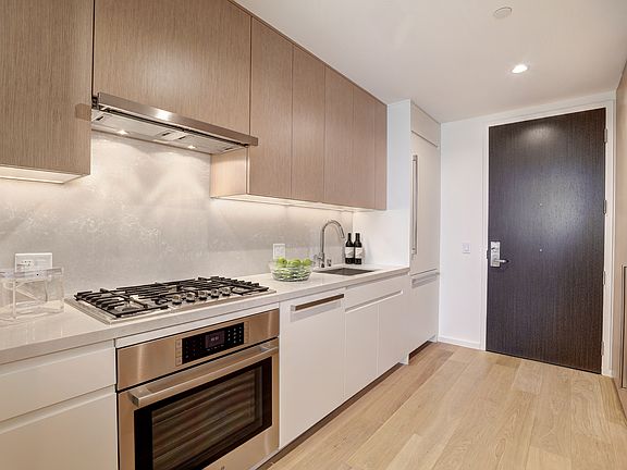 2nd image of 877 S Francisco St #1222