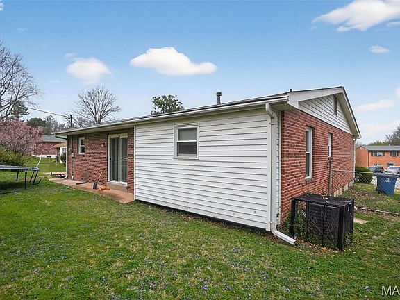 5th image of 912 Cheri Heights Ct
