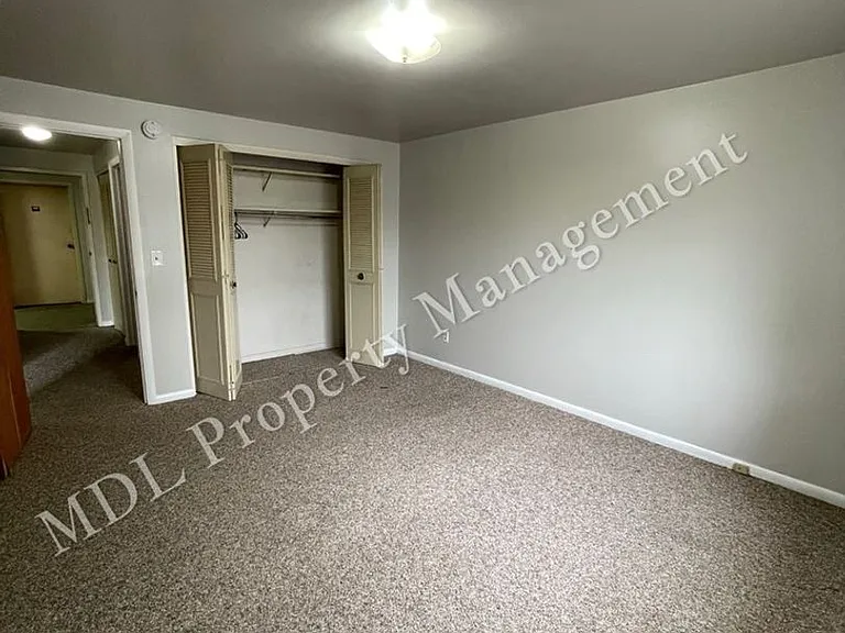 121 N Woodbridge — Photo 5