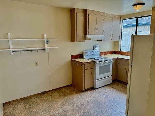 1 bed, $3,300 — Photo 2
