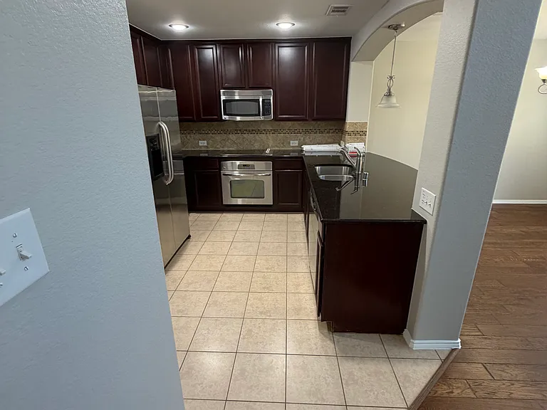 1008 Lucy Ln — Photo 7