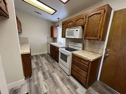1656 E North Way Photo 1