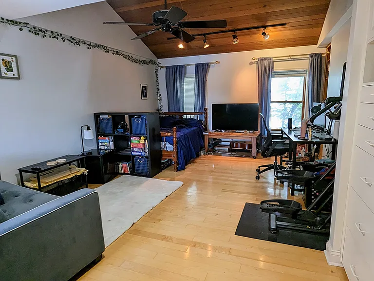 1032 Brandywine St — Photo 2