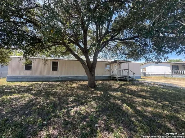 2900 Southern Breeze, Hondo, TX 78861