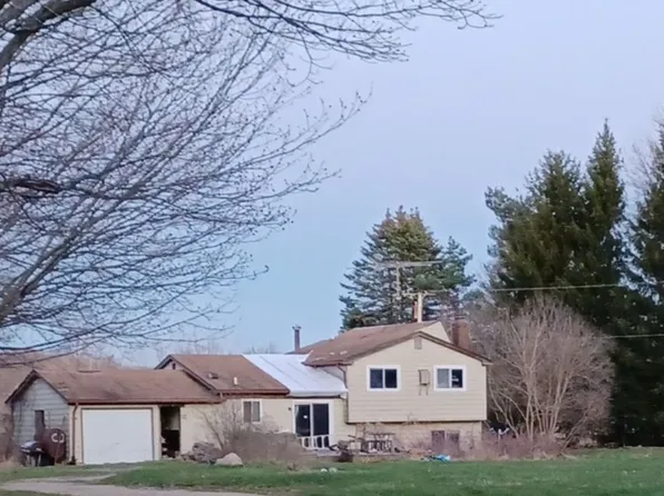 1567 N Mitchell Lake Rd, Attica, MI 48412