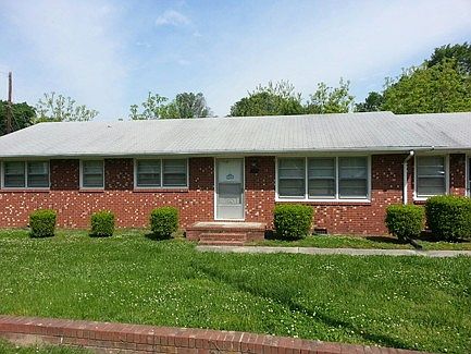 2nd image of 504 Spring St