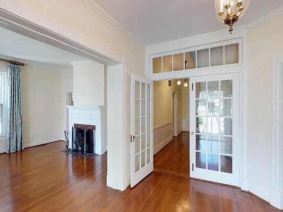 2nd image of 700 Park Ave