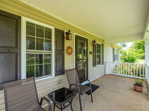 4th image of 246 Forrest Ave