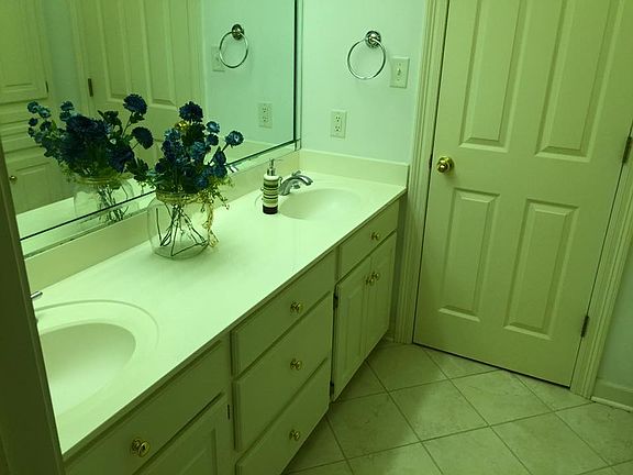 4th image of 30 Millwood Cir